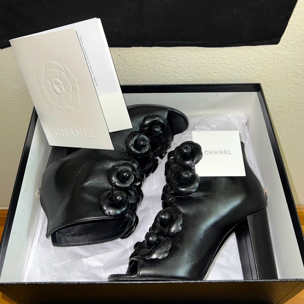 Chanel Lambskin Black Camellia Floral Leather Ankle Dressy Heel Boots Size 6.5US - Picture 14 of 16